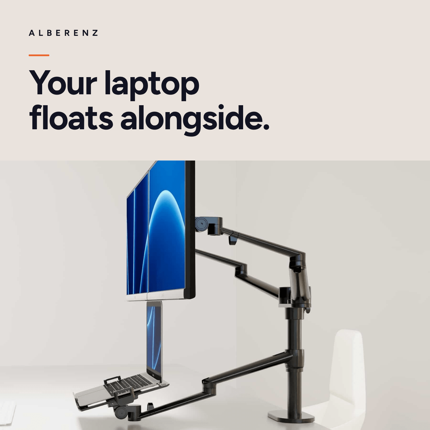 Alberenz dual monitor arm with laptop tray, black: laptop on the tray next to the screens